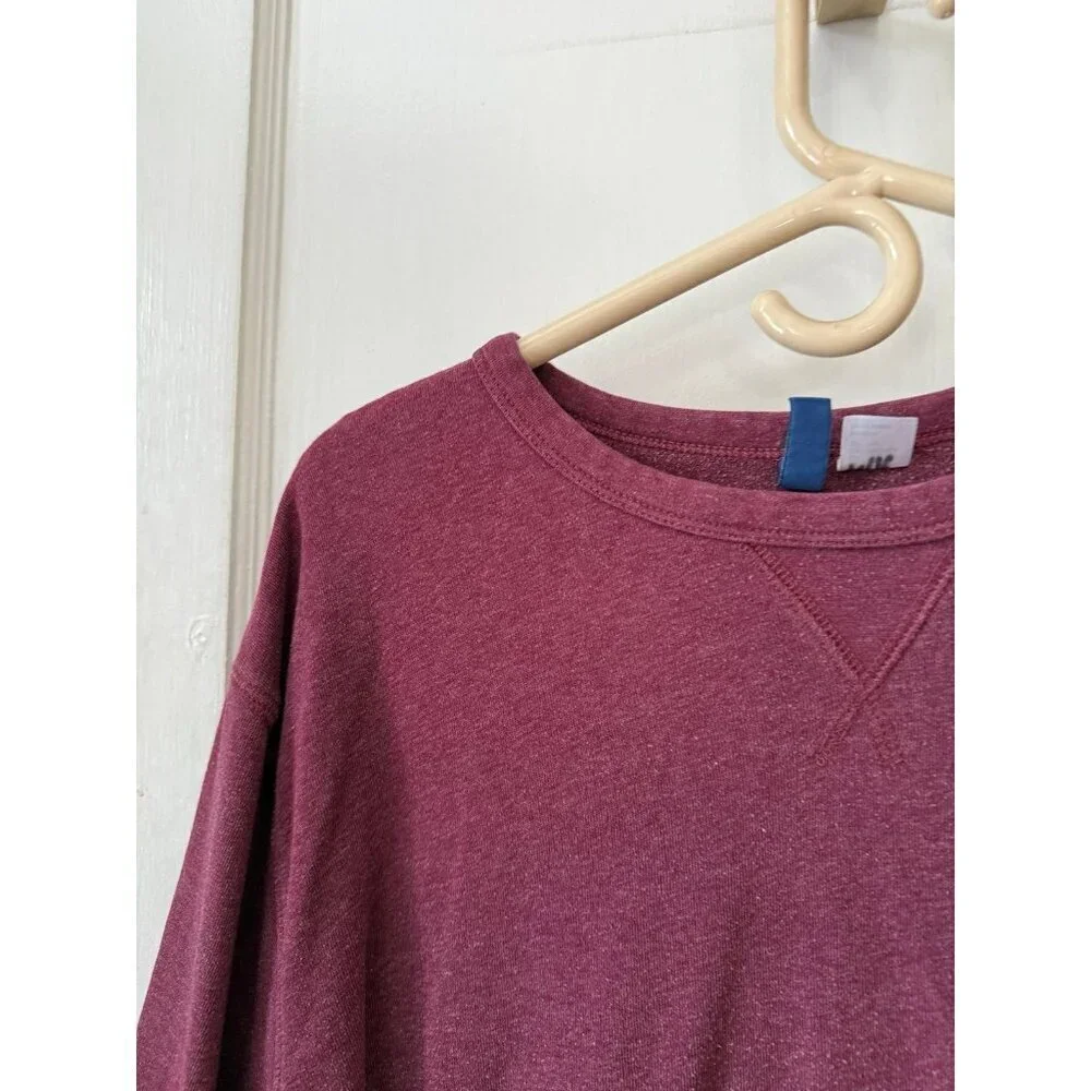 H&M divided men’s size large maroon sweater